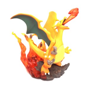 Charizard - Pokémon Figura Colecionável Não Articulada - Takara Tomy